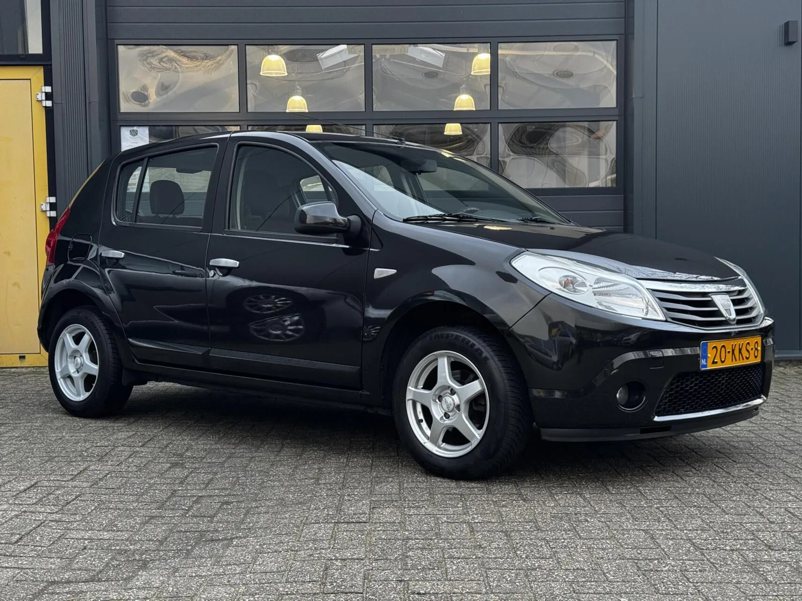 Dacia Sandero (2010) — foto 1