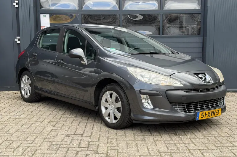 Peugeot 308 (2008)