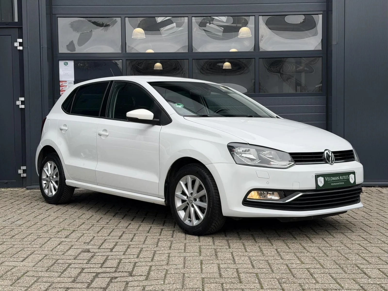 Volkswagen Polo (2015) — foto 1