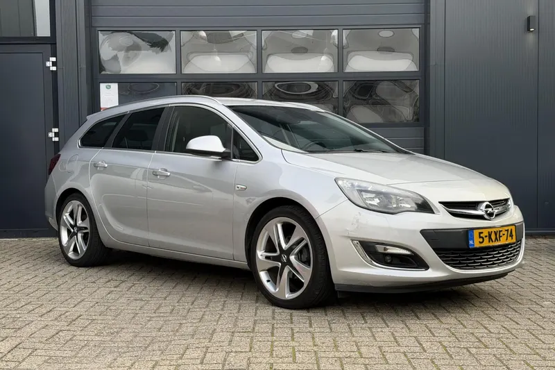 Opel Astra (2013)