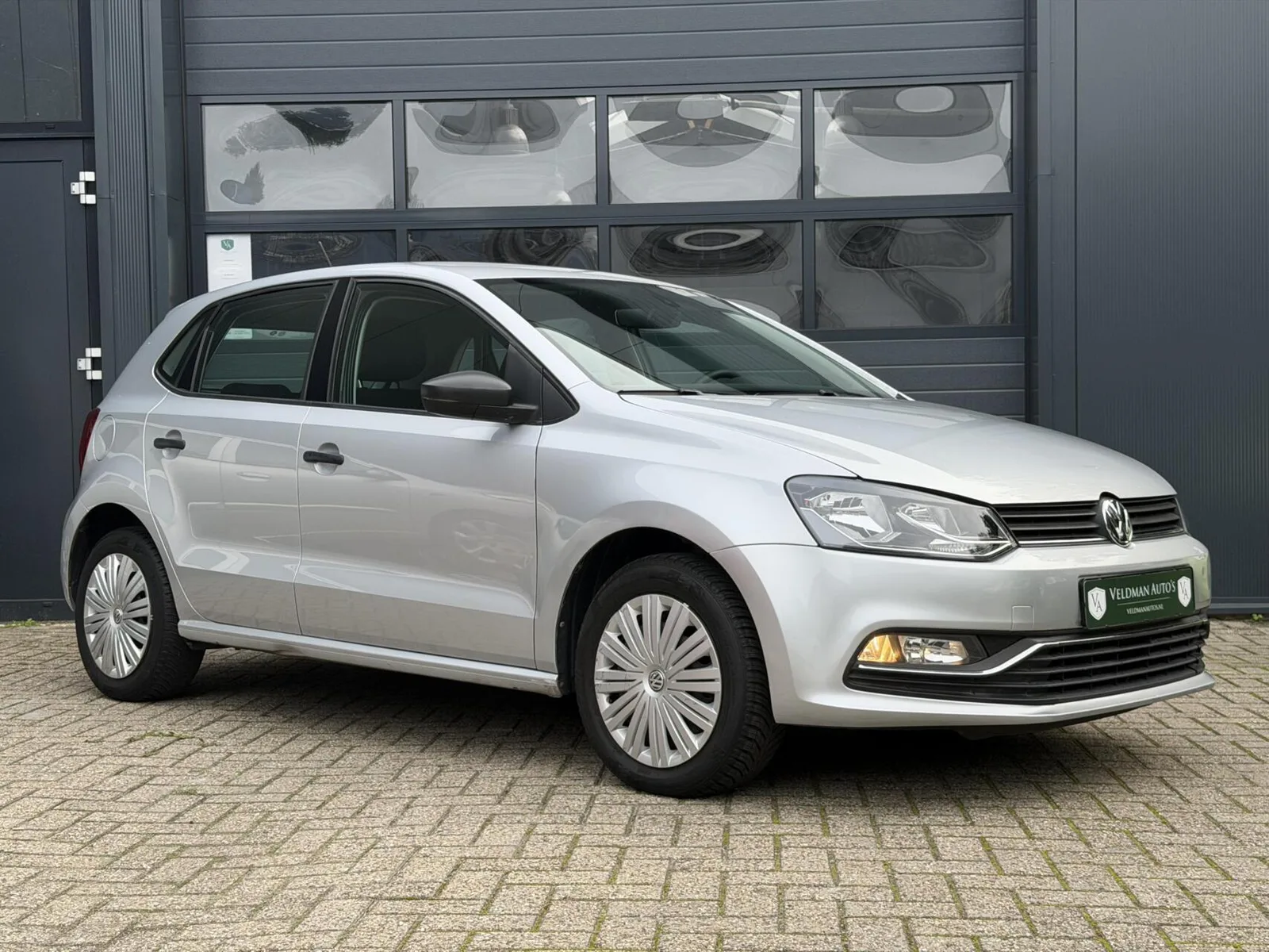 Volkswagen Polo (2015) — foto 1