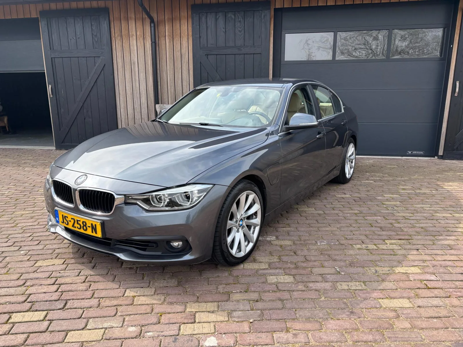 BMW 3-Serie (2016) — foto 1
