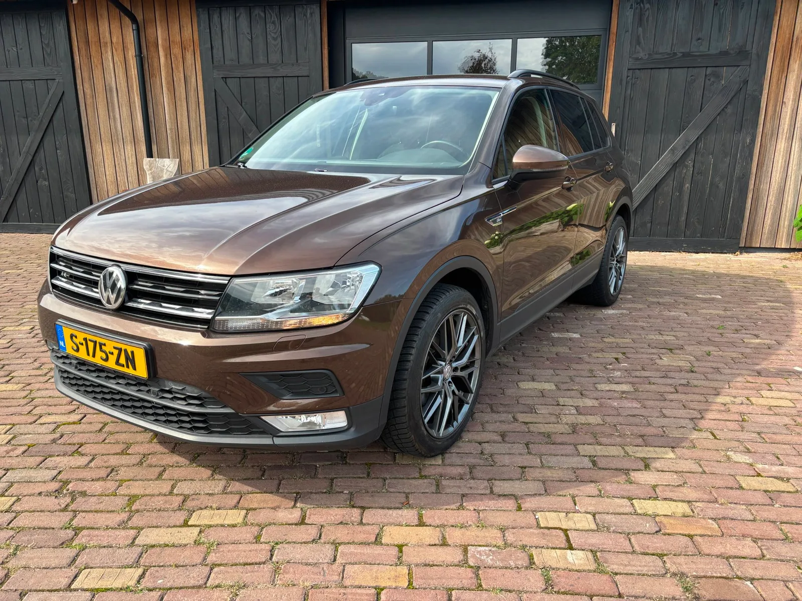 Volkswagen Tiguan (2017) — foto 1
