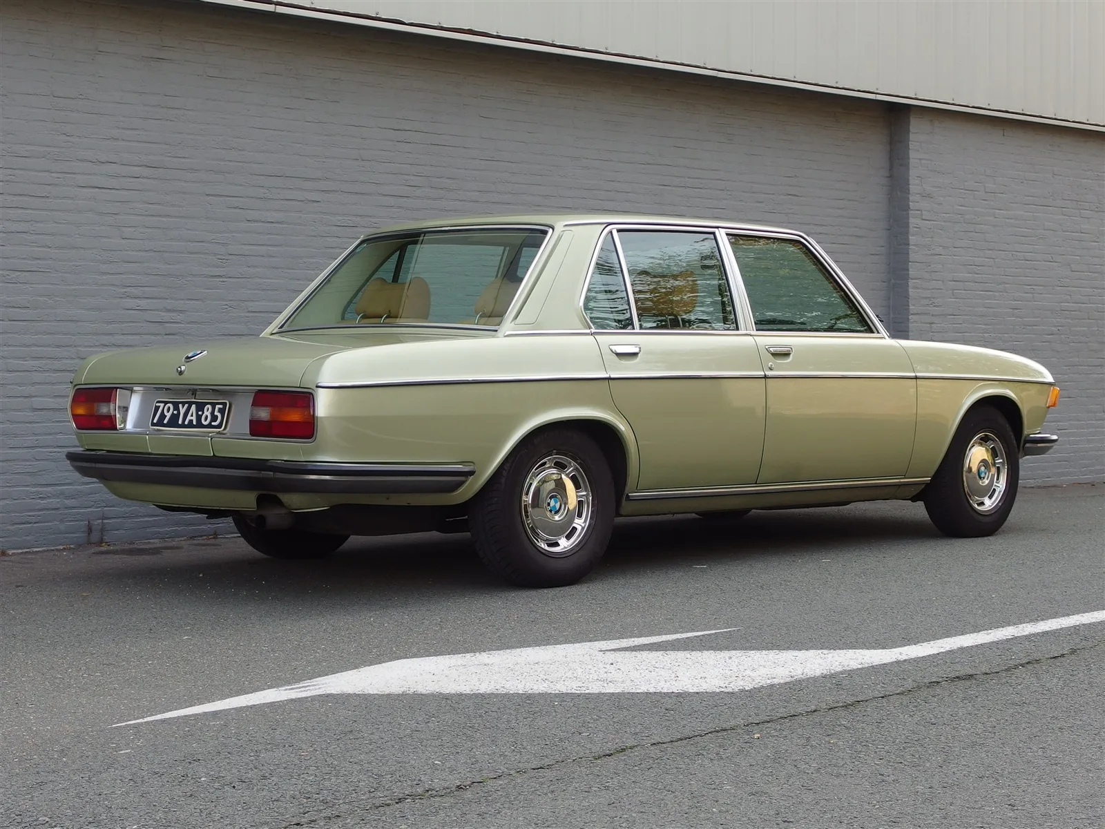 BMW 2500 (1977) — foto 1