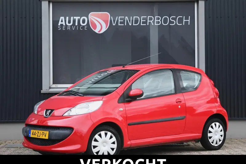 Peugeot 107 (2008)