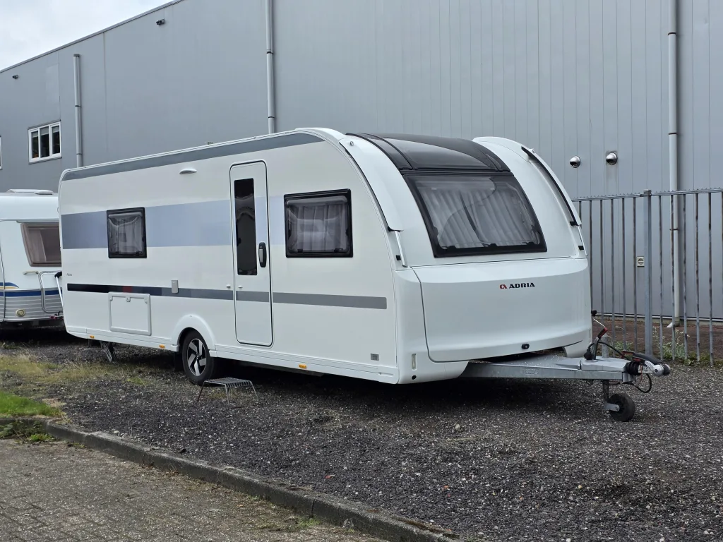 Adria Adora (2021) — foto 1