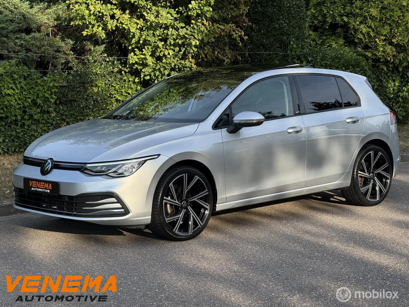 Volkswagen Golf (2024) — foto 1