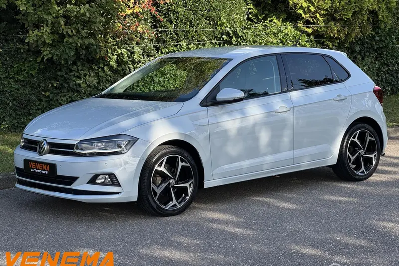 Volkswagen Polo/Highline/DSG/LED/ACC/Navi/Cam/Charger/17"LM/1e (2017)