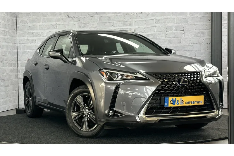 Lexus UX (2019) — foto 1