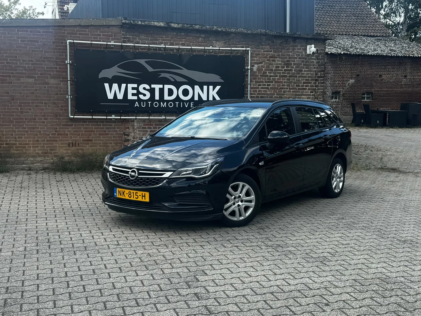 Opel Astra (2017) — foto 1