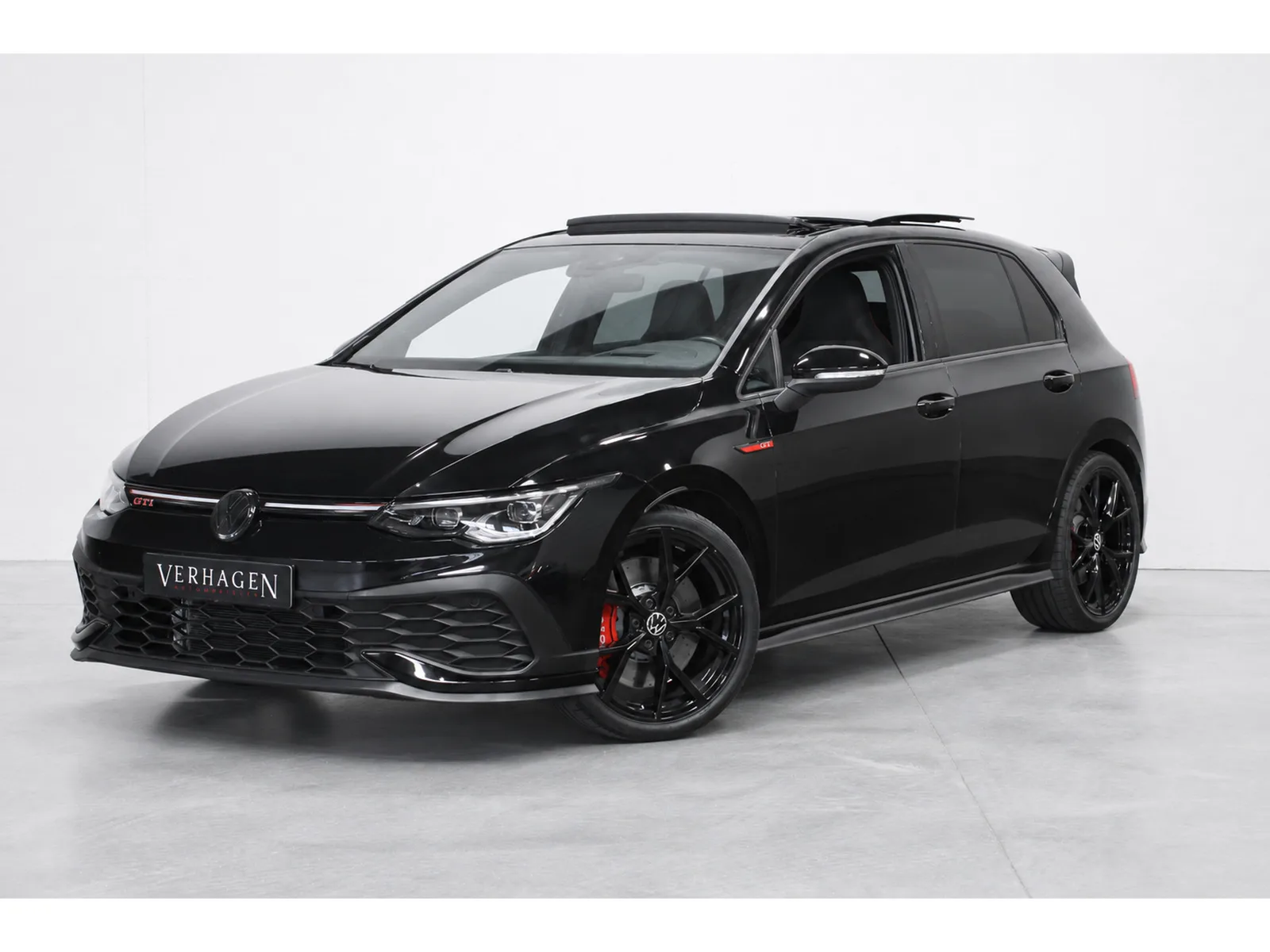 Volkswagen Golf (2022) — foto 1