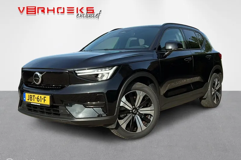 Volvo XC40 (2023)
