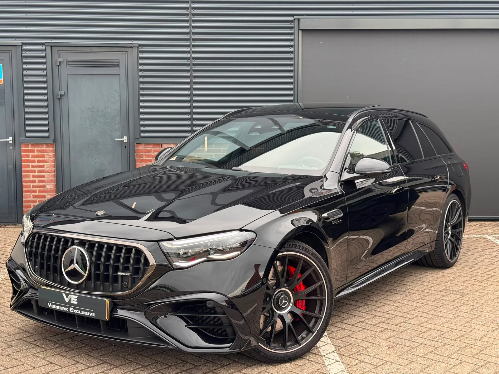Mercedes-Benz AMG E (2025) — foto 1