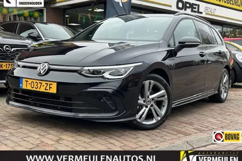 Volkswagen Golf (2023)