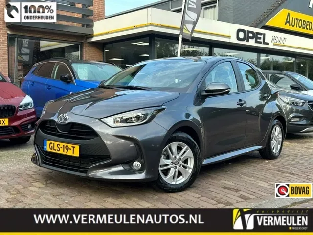 Toyota Yaris (2024) — foto 1