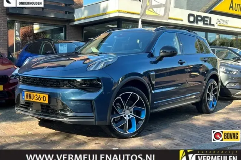 Lynk & Co 01 (2025)