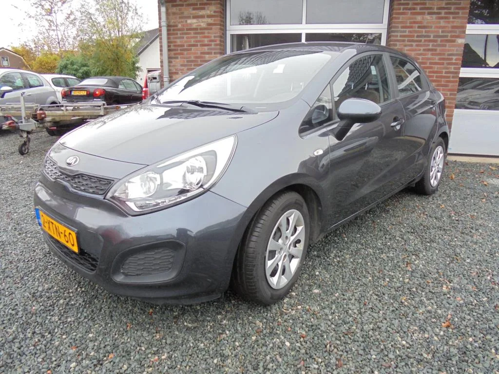 Kia Rio (2014) — foto 1