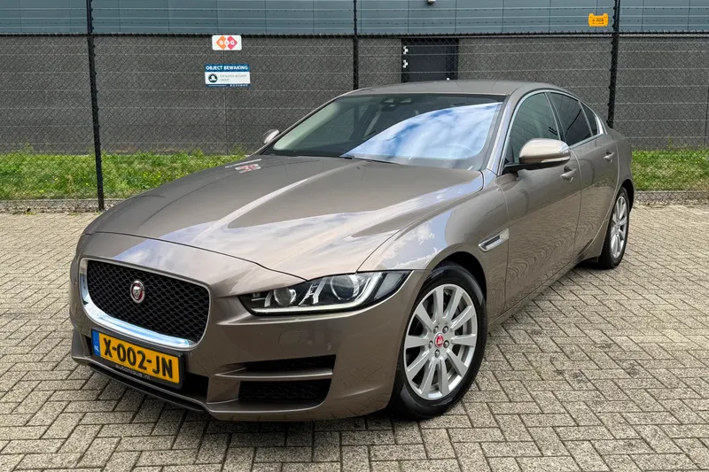 Jaguar XE (2015)