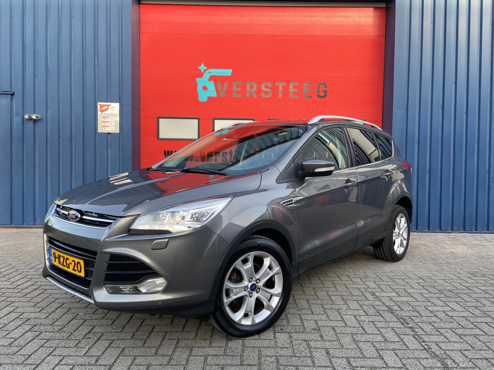 Ford Kuga (2013) — foto 1