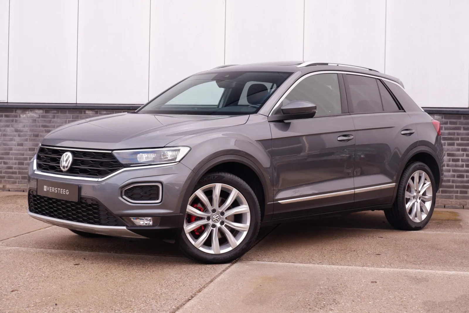 Volkswagen T-Roc (2020) — foto 1