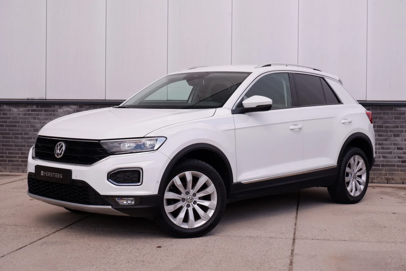 Volkswagen T-Roc (2019) — foto 1