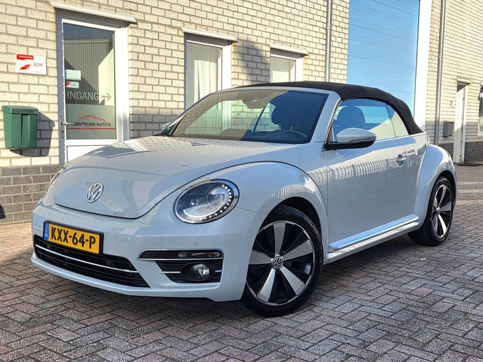 Volkswagen Beetle (2017) — foto 1