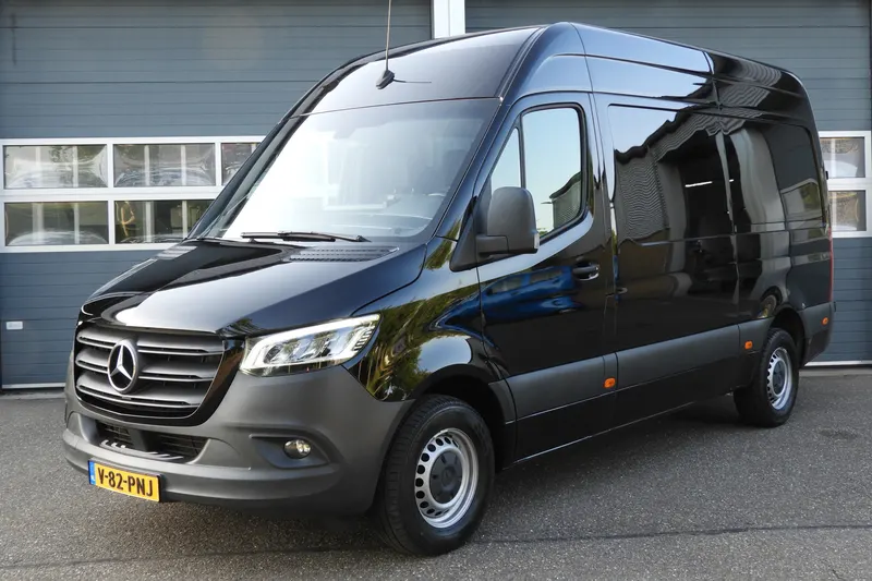 Mercedes-Benz Sprinter (2023)