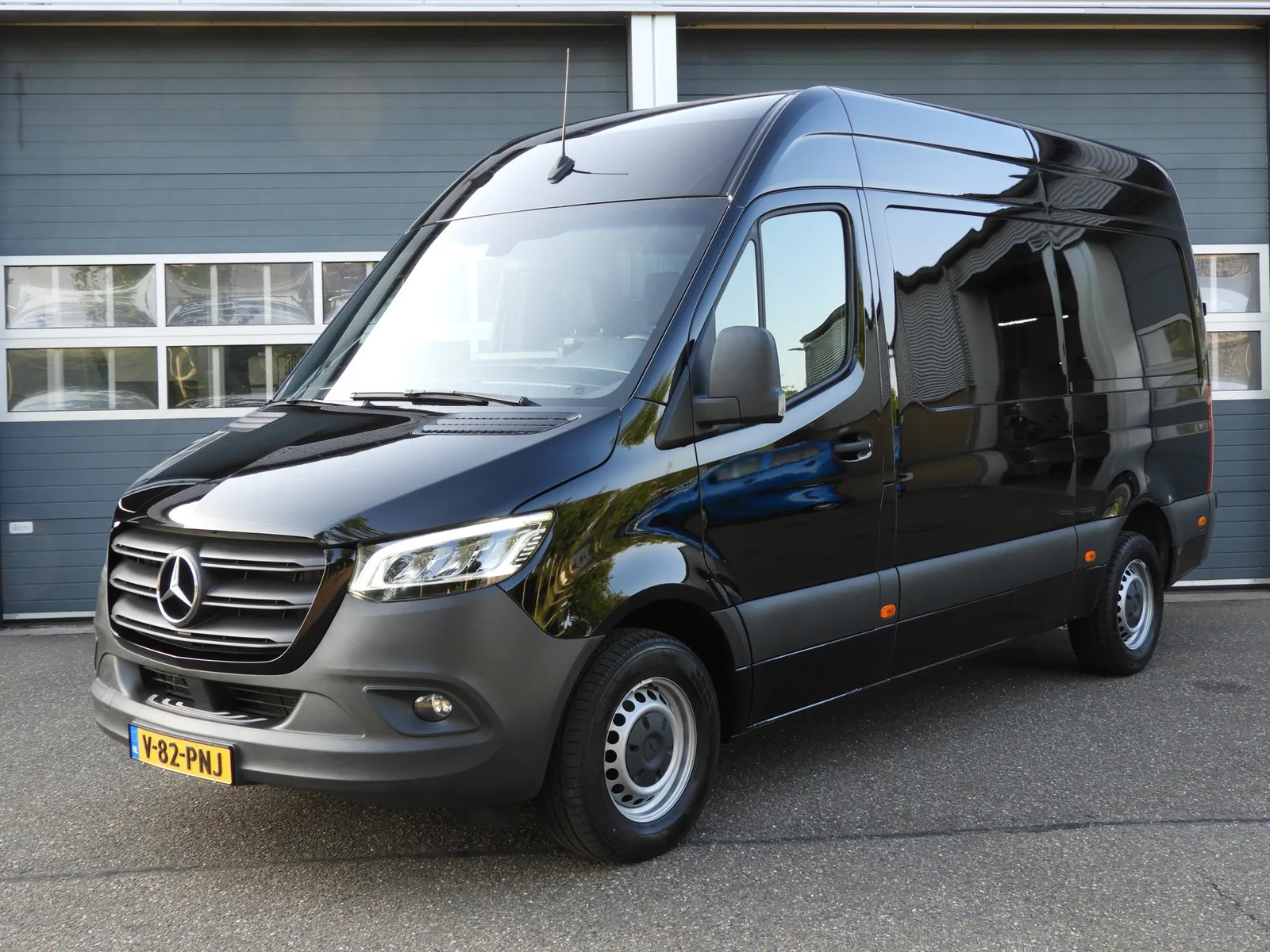 Mercedes-Benz Sprinter (2023) — foto 1