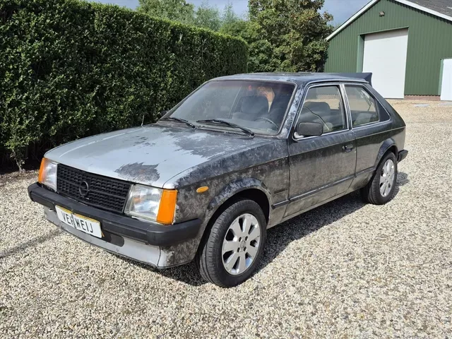 Opel Kadett (1983) — foto 1