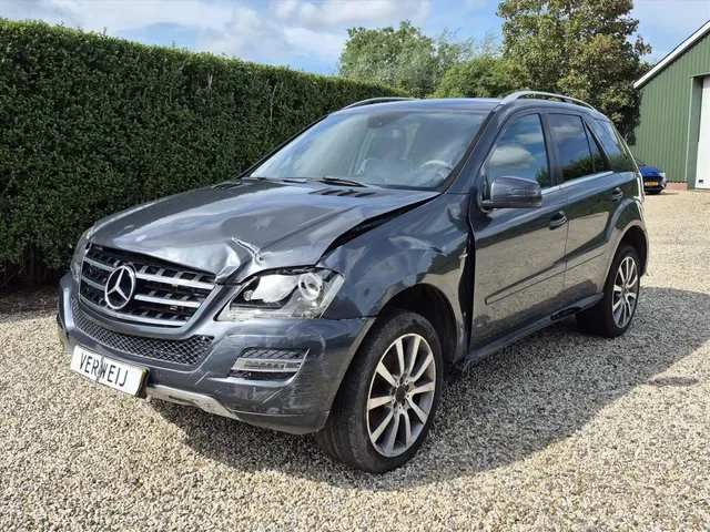Mercedes-Benz M-Klasse (2011) — foto 1