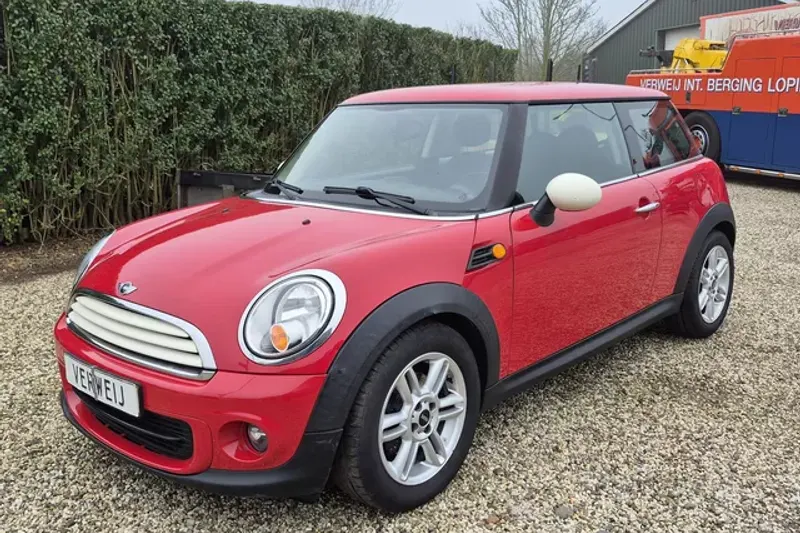 MINI One (2012)
