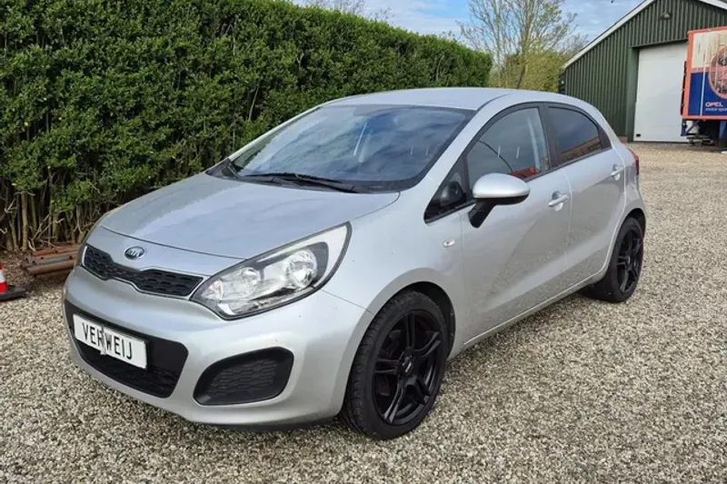 Kia Rio (2013)