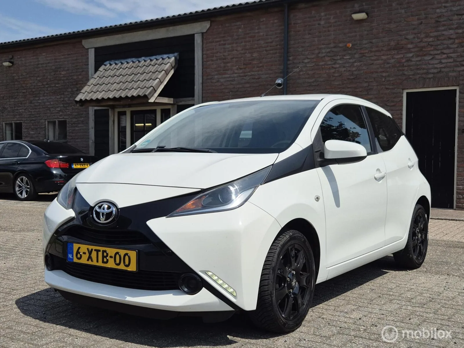 Toyota Aygo (2015) — foto 1