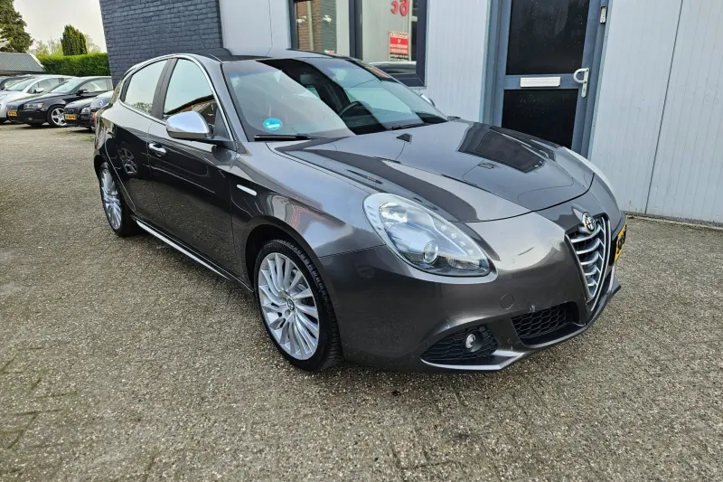 Alfa Romeo Giulietta (2012)