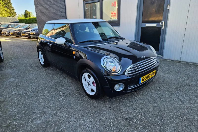 MINI Cooper (2009)