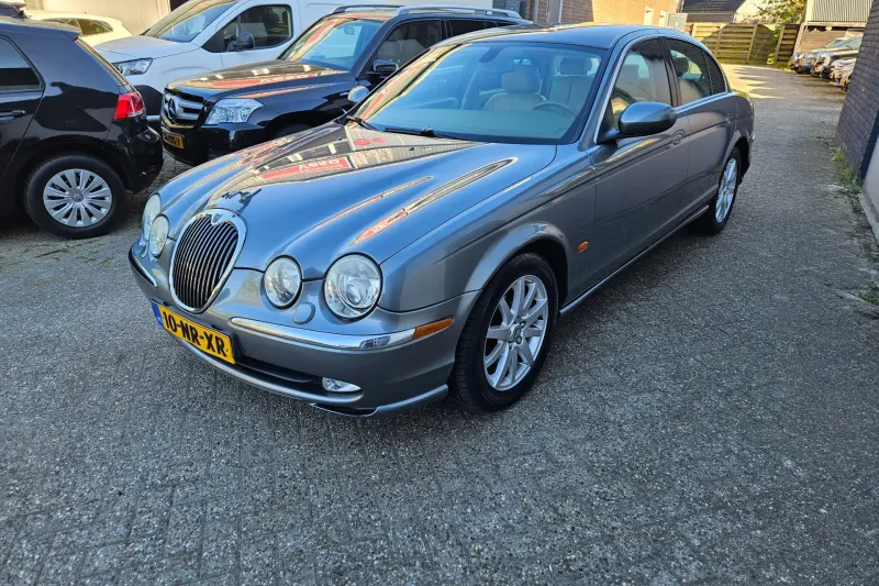 Jaguar S-Type (2004)