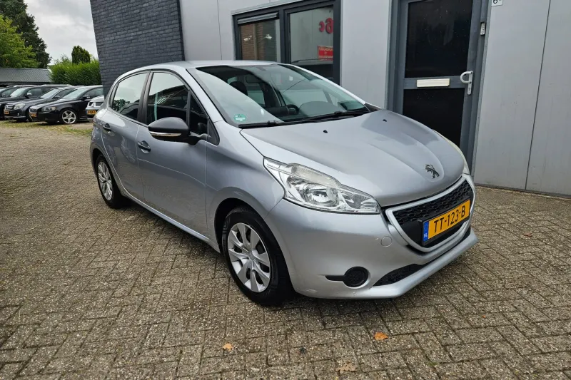 Peugeot 208 (2013)