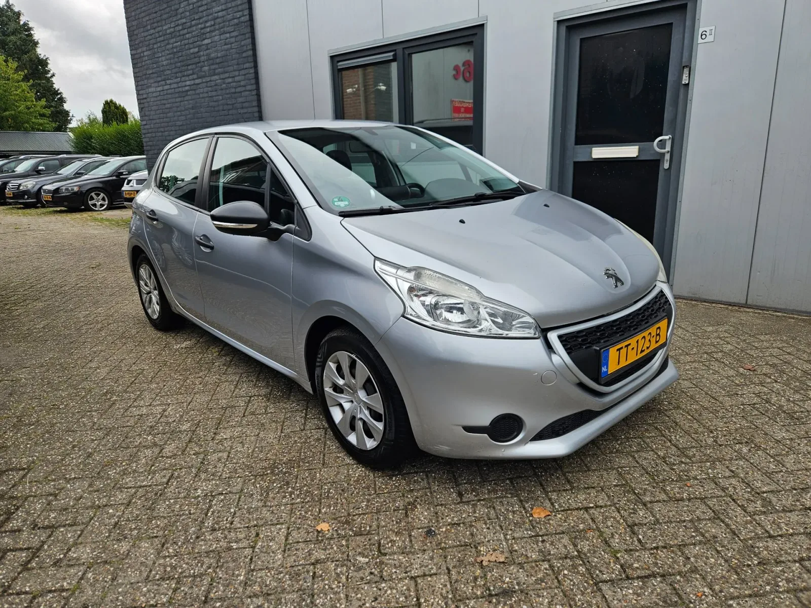 Peugeot 208 (2013) — foto 1