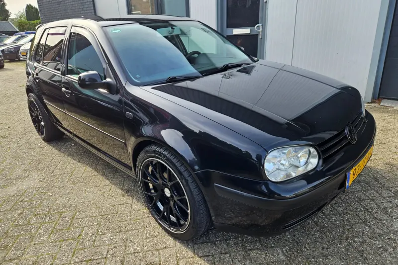 Volkswagen Golf (2002)
