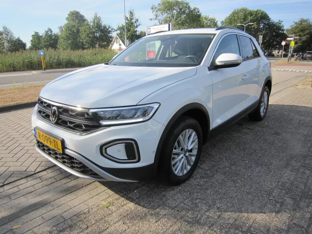 Volkswagen T-Roc (2022) — foto 1