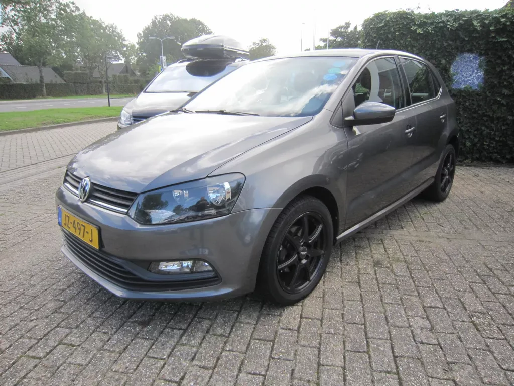 Volkswagen Polo (2015) — foto 1