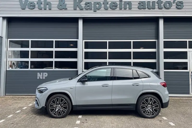 Mercedes-Benz GLA (2025)