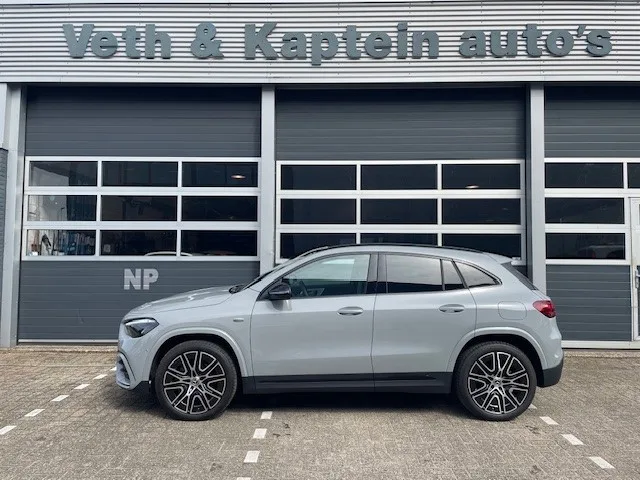 Mercedes-Benz GLA (2025) — foto 1