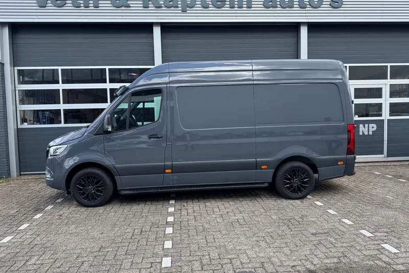 Mercedes-Benz Sprinter (2023)