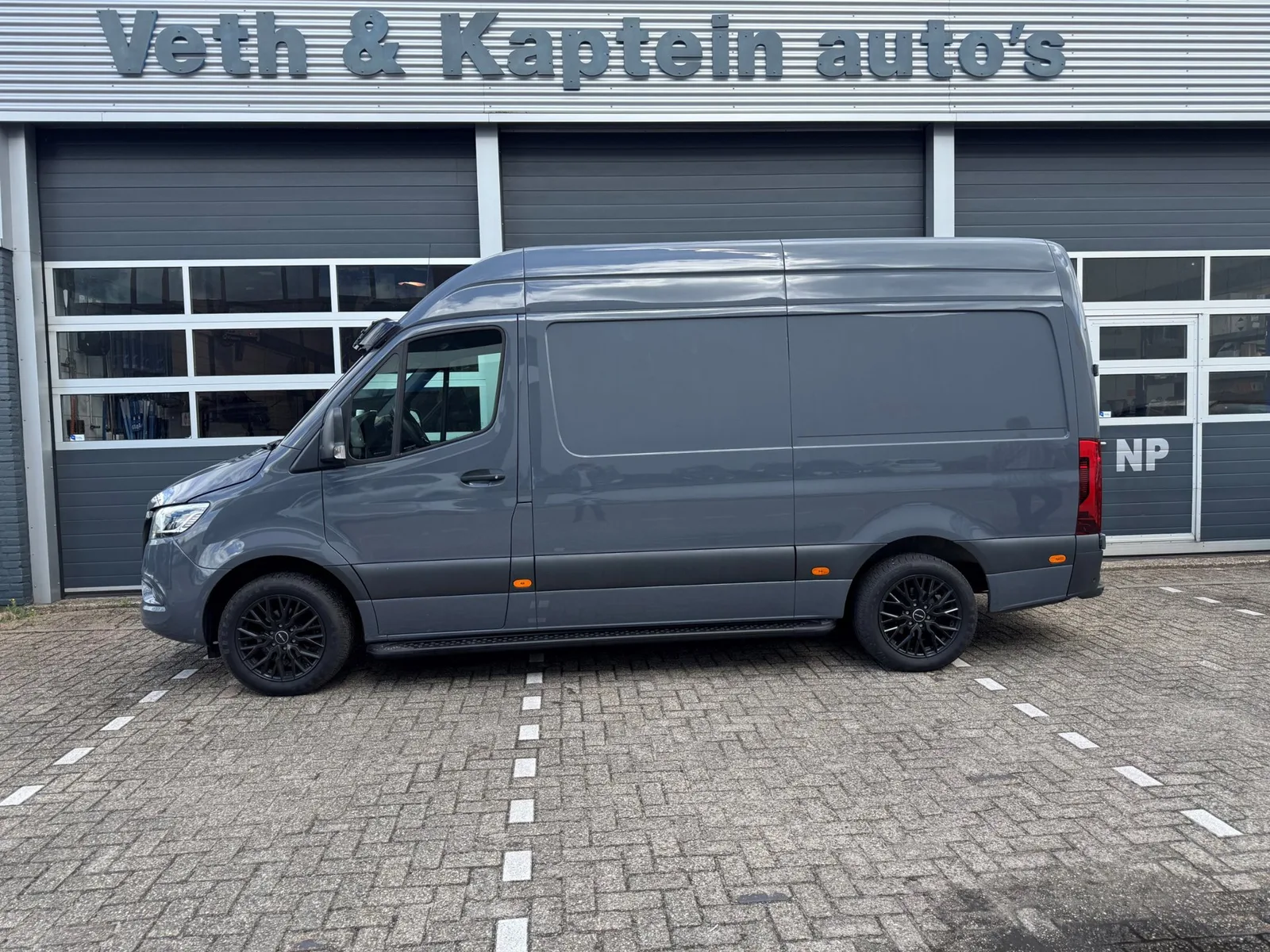 Mercedes-Benz Sprinter (2023) — foto 1