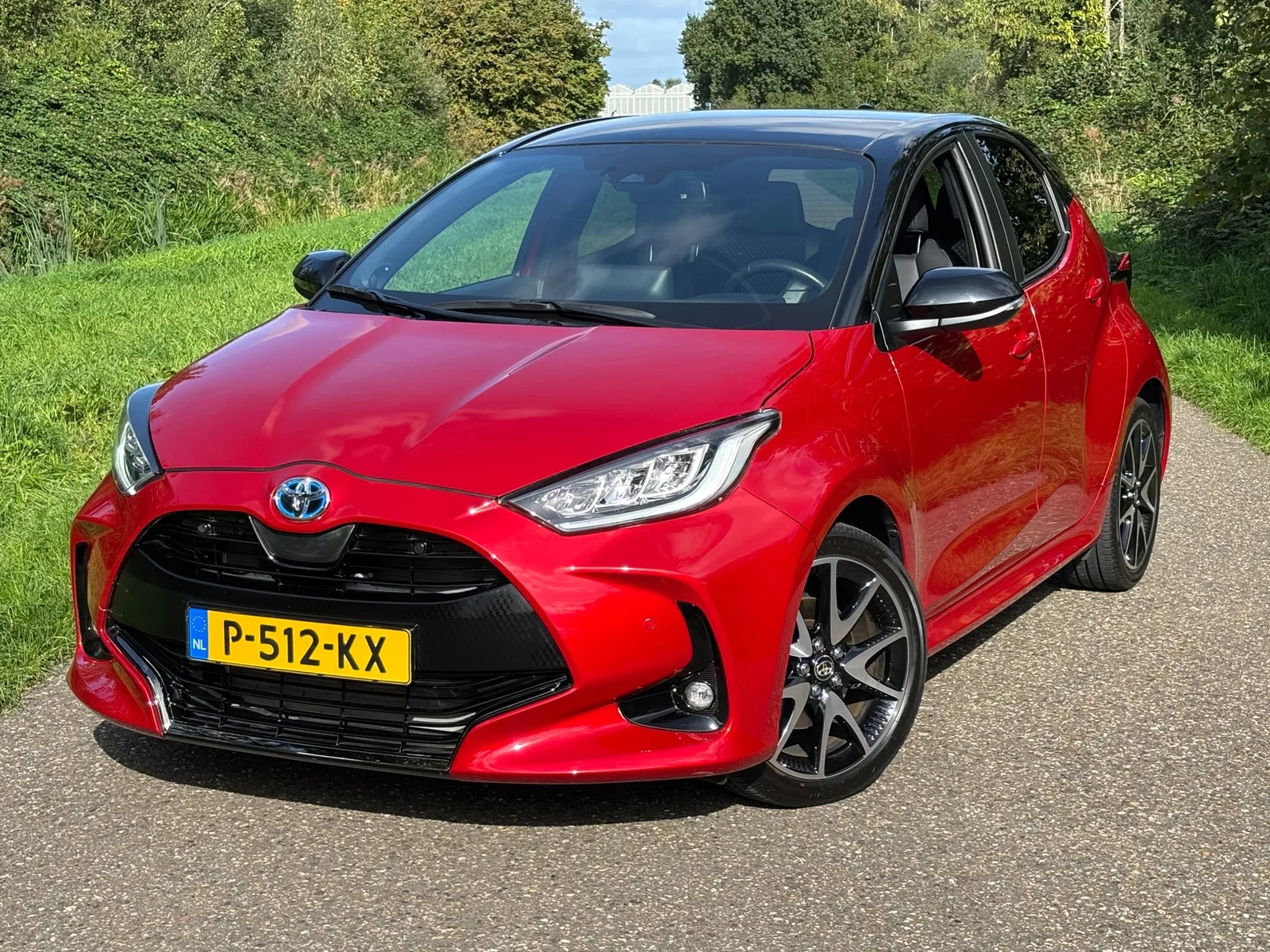 Toyota Yaris (2022) — foto 1