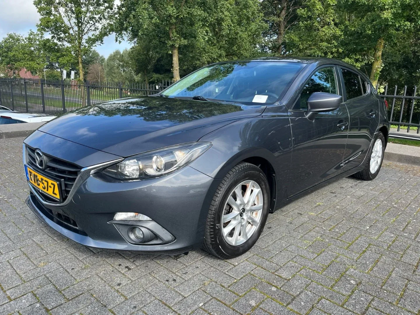 Mazda 3 (2015) — foto 1