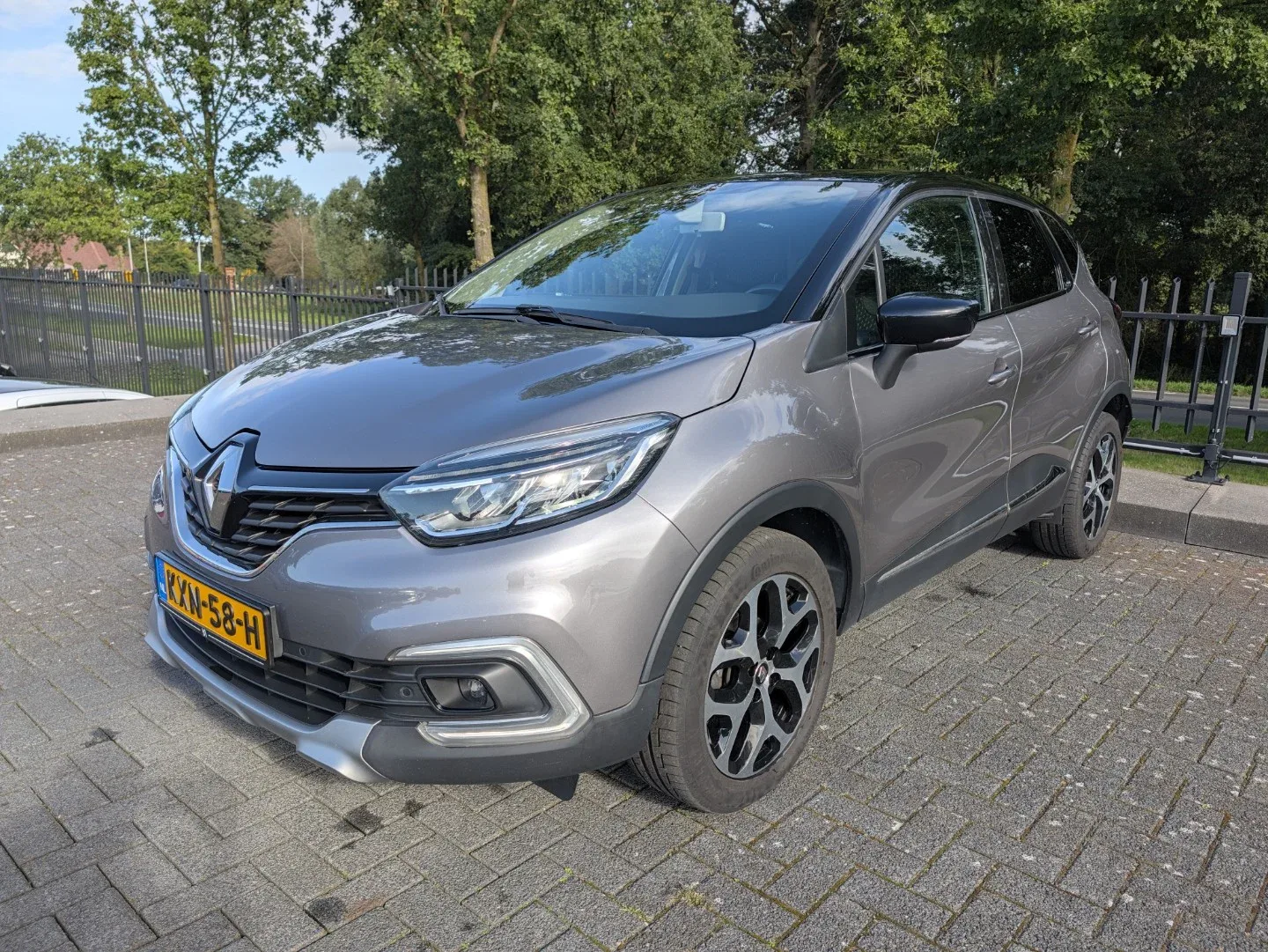 Renault Captur (2017) — foto 1