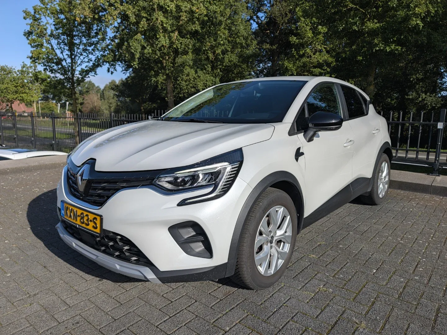 Renault Captur (2021) — foto 1