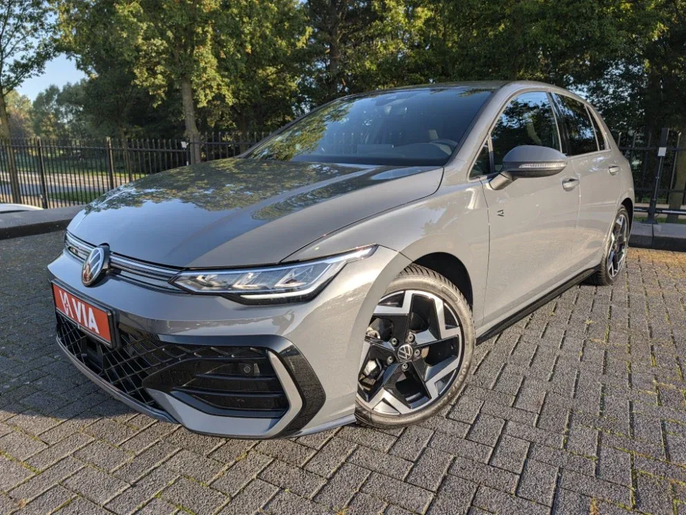 Volkswagen Golf (2025) — foto 1